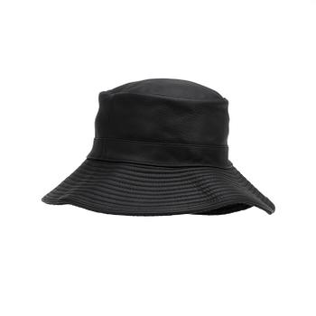 HERMÈS, a black deer skin hat. Size 58.