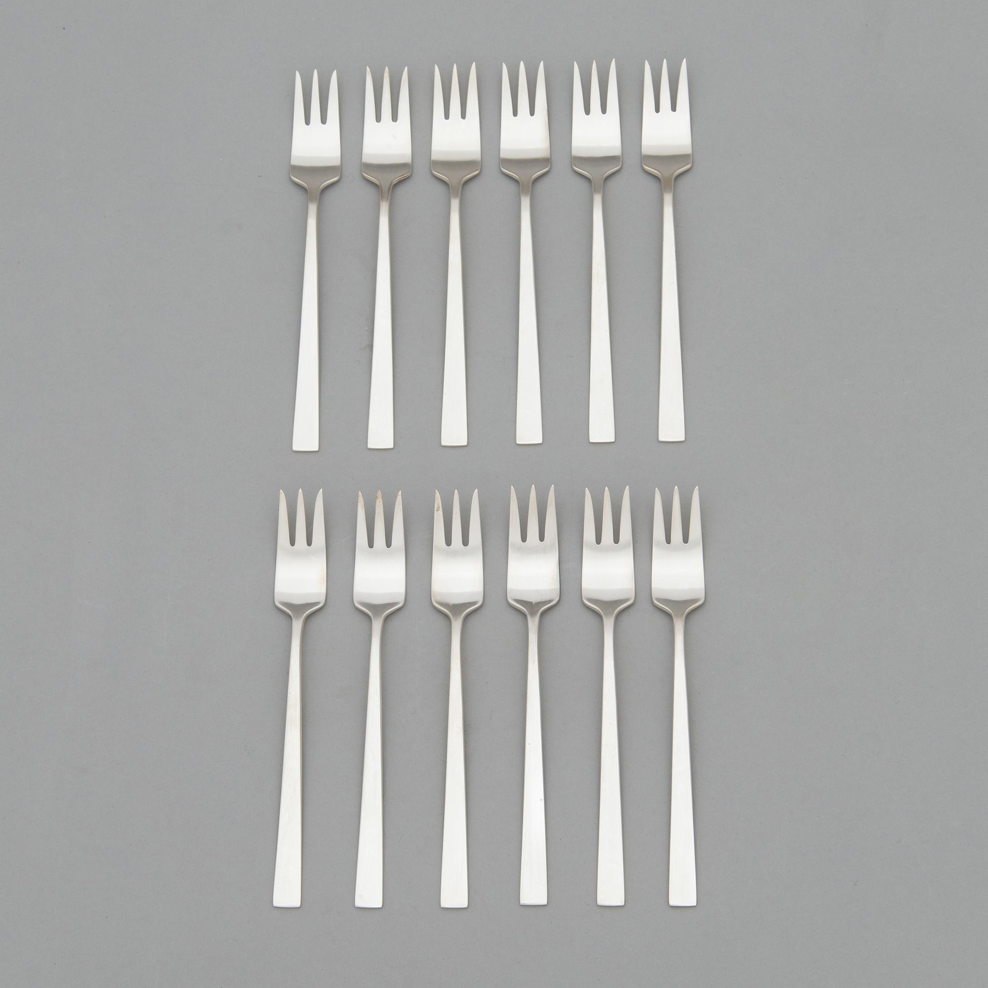 Bertel Gardberg, bestickuppsättning, 157 delar, sterlingsilver, "Birgitta", Kultateollisuus, Åbo 1991-2001.