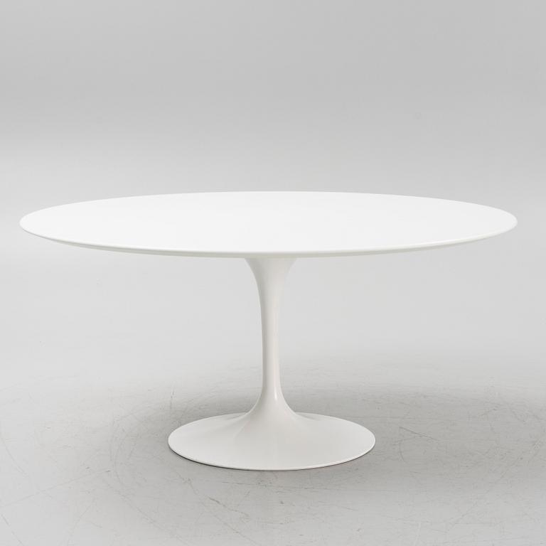 Eero Saarinen, a 'Tulip' dining table from Knoll Studio.