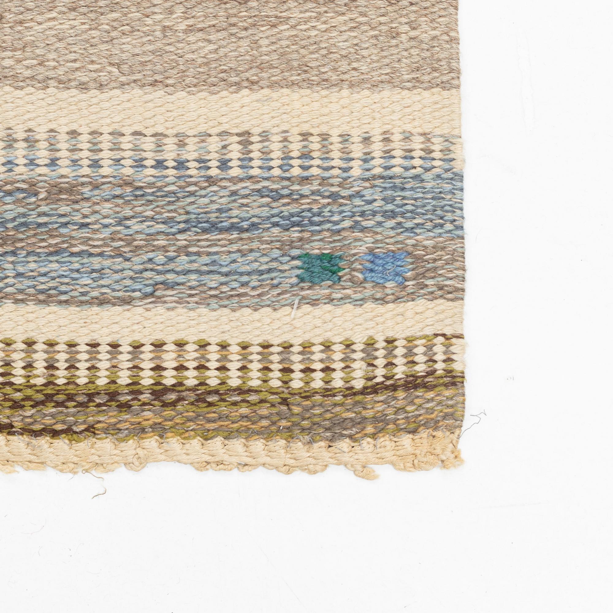 A carpet, flat weave, ca 243 x 172 cm. signed JLH (Jönköpings Läns Hemslöjd).