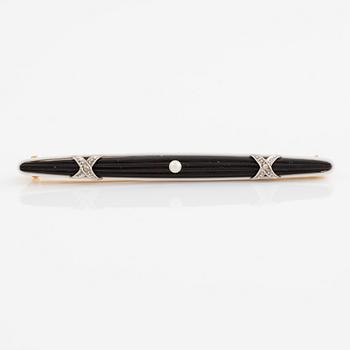 Brooch 18K gold with enamel and a black stone with cultured pearls and rose-cut white stones, including one diamond.