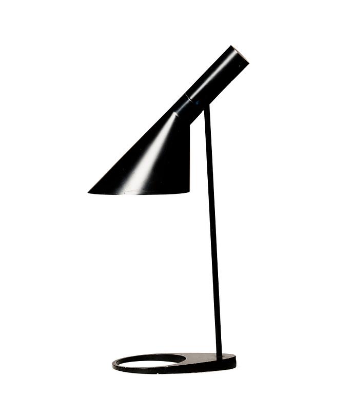 ARNE JACOBSEN, bordslampa "AJ", Louis Poulsen, Danmark.