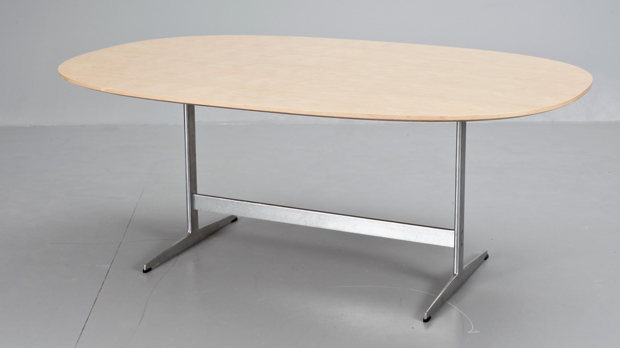 BORD, "Superellips", Bruno Mathsson och Piet Hein för Fritz Hansen, 1986.