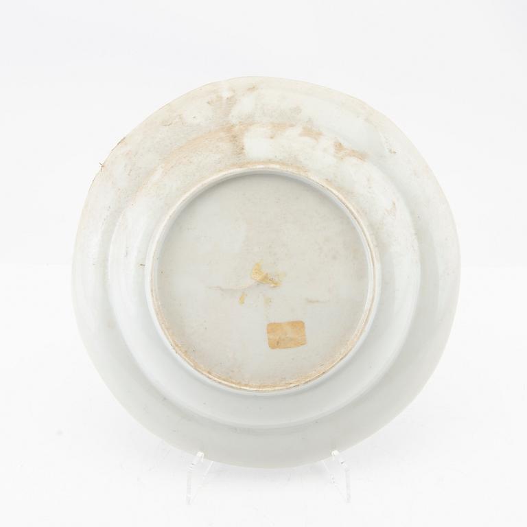 Deep plates, 12 pcs, China Qianlong (1736-95) porcelain.