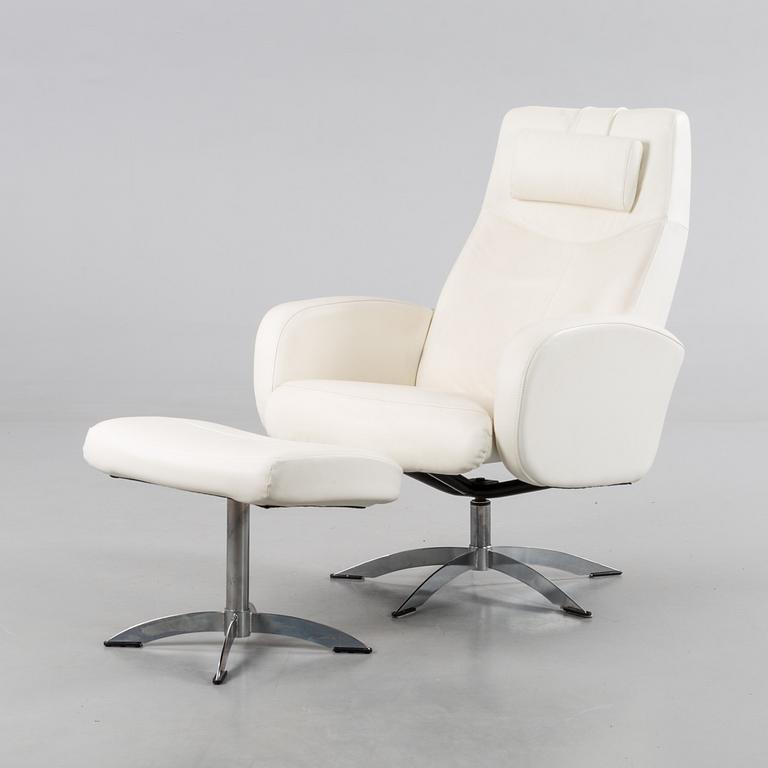 A HJORT KNUDSEN "OPUS" SWIVEL CHAIR. 21TH CENTURY.