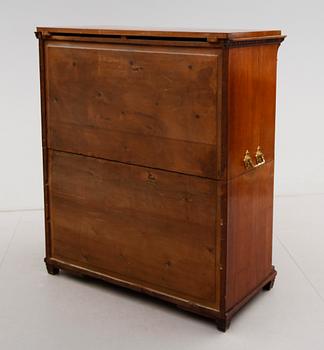 CHIFFONJÉ, sengustaviansk, 1800-talets början.