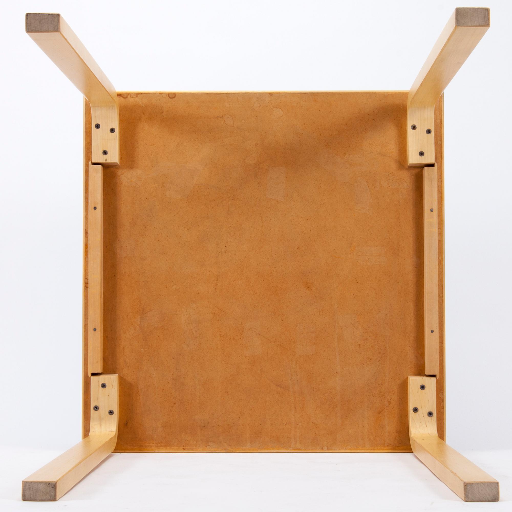 BORD, modell 81C, Alvar Aalto, Artek.