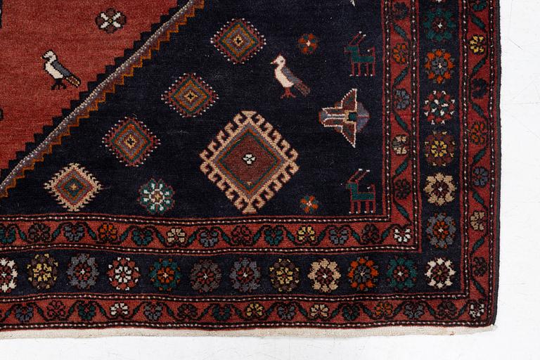 Carpet, possibly Kelardasht, approx. 305 x 212 cm.