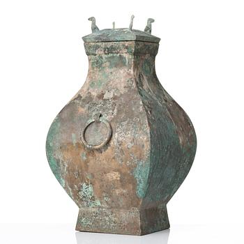 A Han style copper alloy vase with cover, 20th Century.