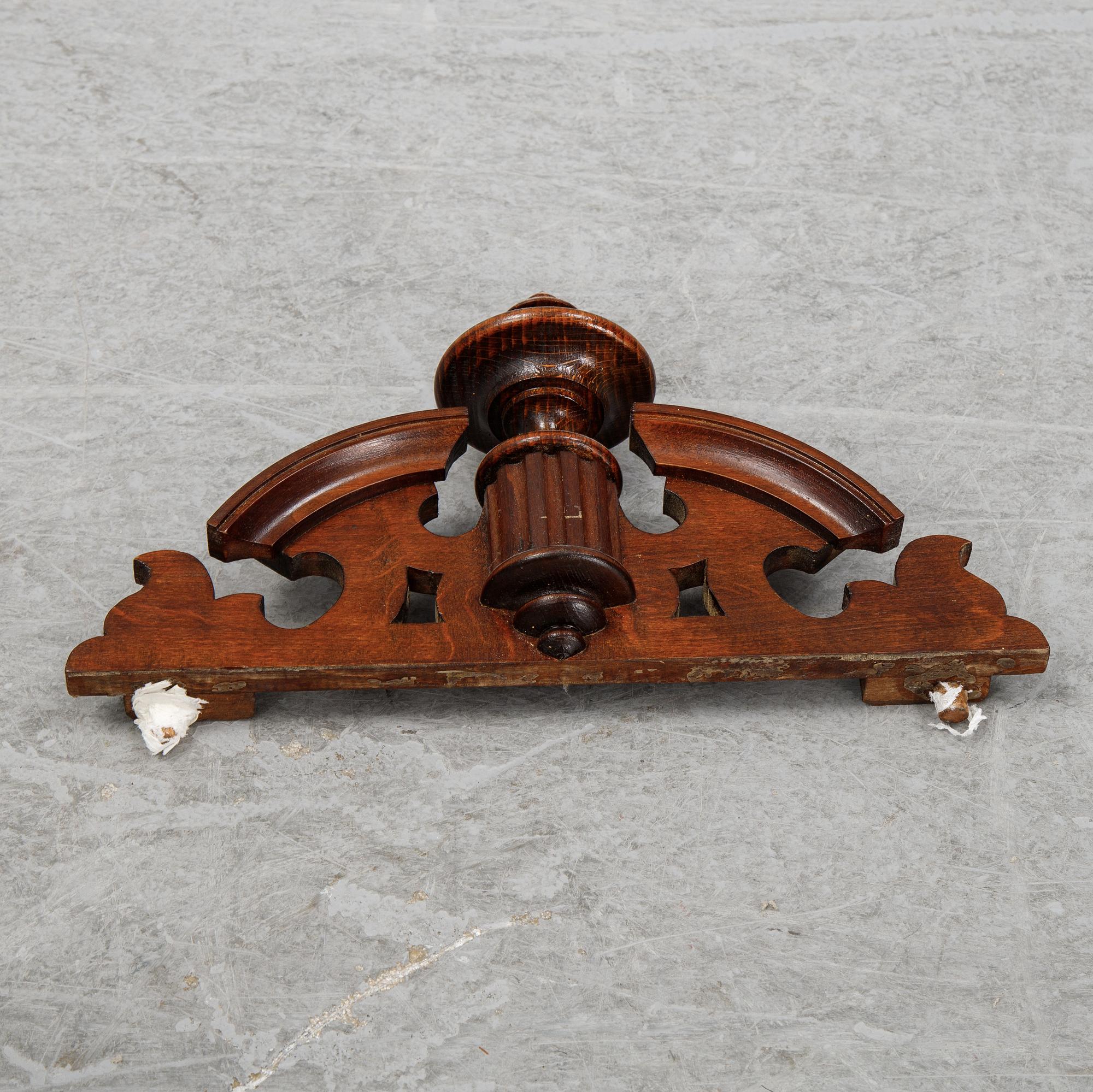 A Wienese regulator wall clock from Gebrüder Resch, late 19th Century.