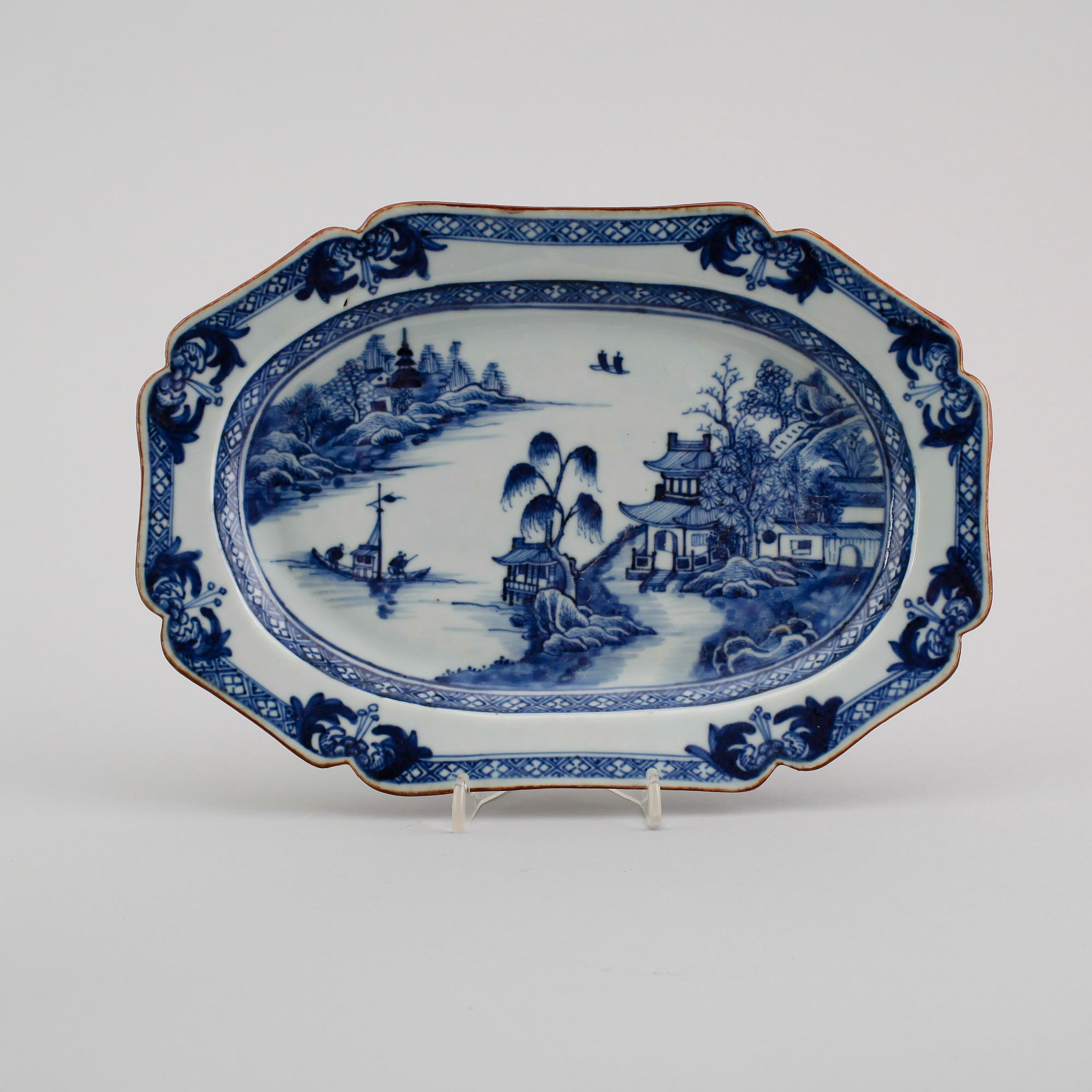 STEKFAT, porslin, Kina, Qianlong 1736-1795.