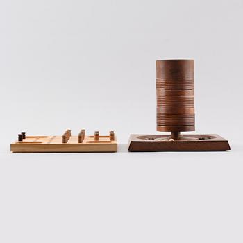 SPEL, 2 st, trä, Preben Paarup och Skjøde Skjern, Danmark, 1900-talets andra hälft.