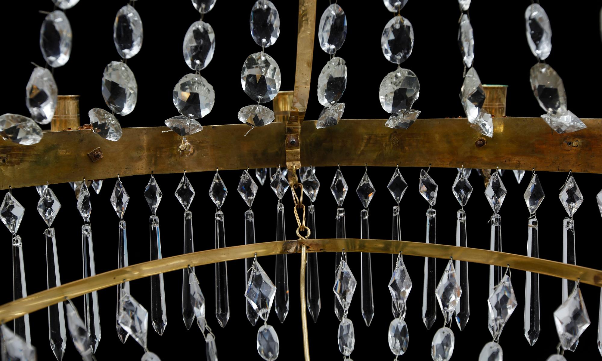 LJUSKRONA, empire, 1800-talets första hälft. Höjd ca 105 cm.