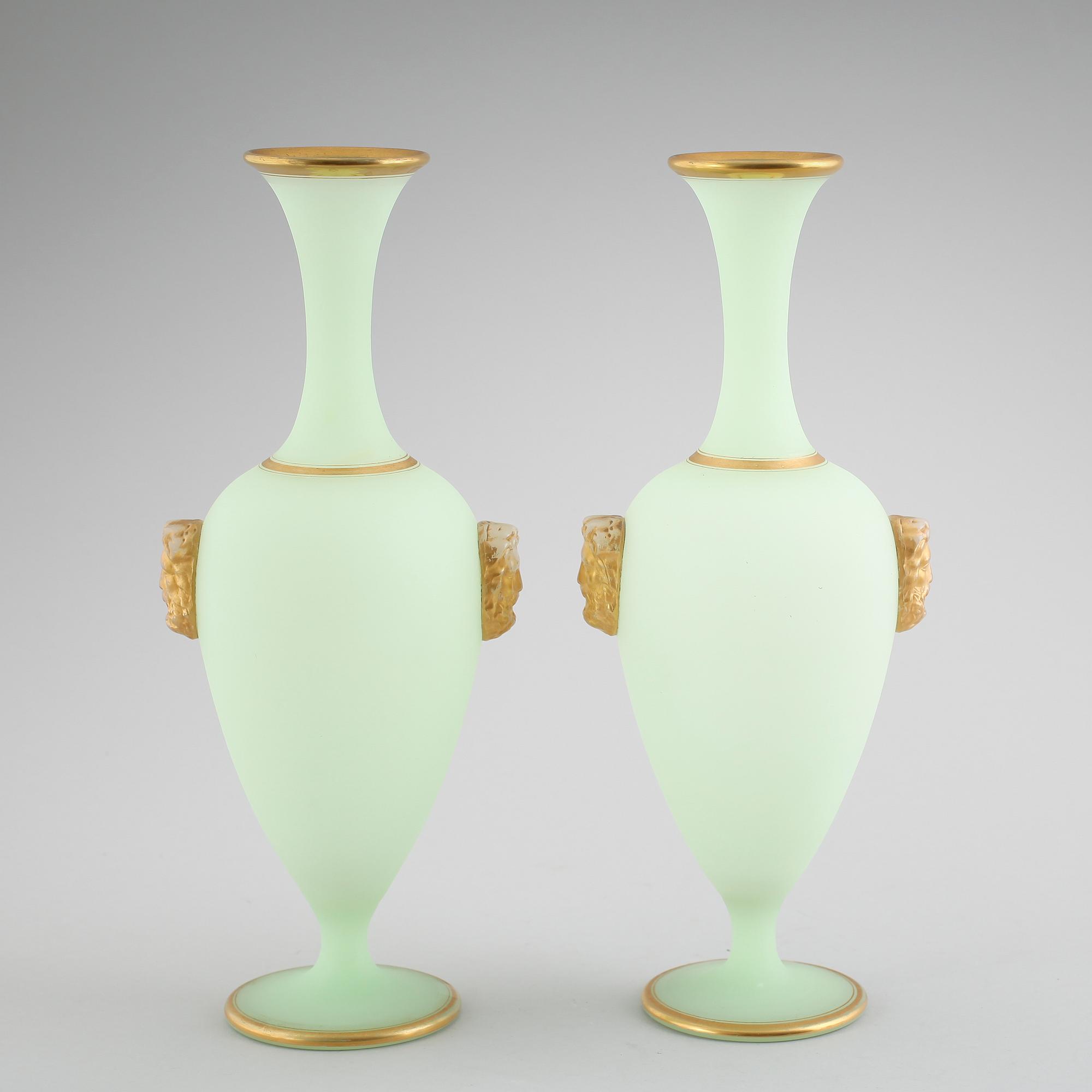 VASER, 1 par, grönt glas, omkring år 1900.