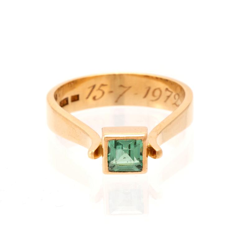 Rey Urban, ring in 18K gold with a square step-cut green tourmaline, Stockholm 1967.