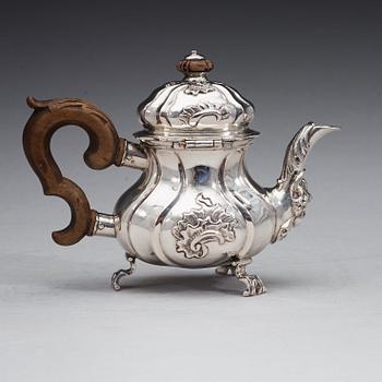 A Danish 18th century silver miniature tea-pot, marks of Jens Kjeldsen Sommerfeldt, Aalborg (1726-1767).