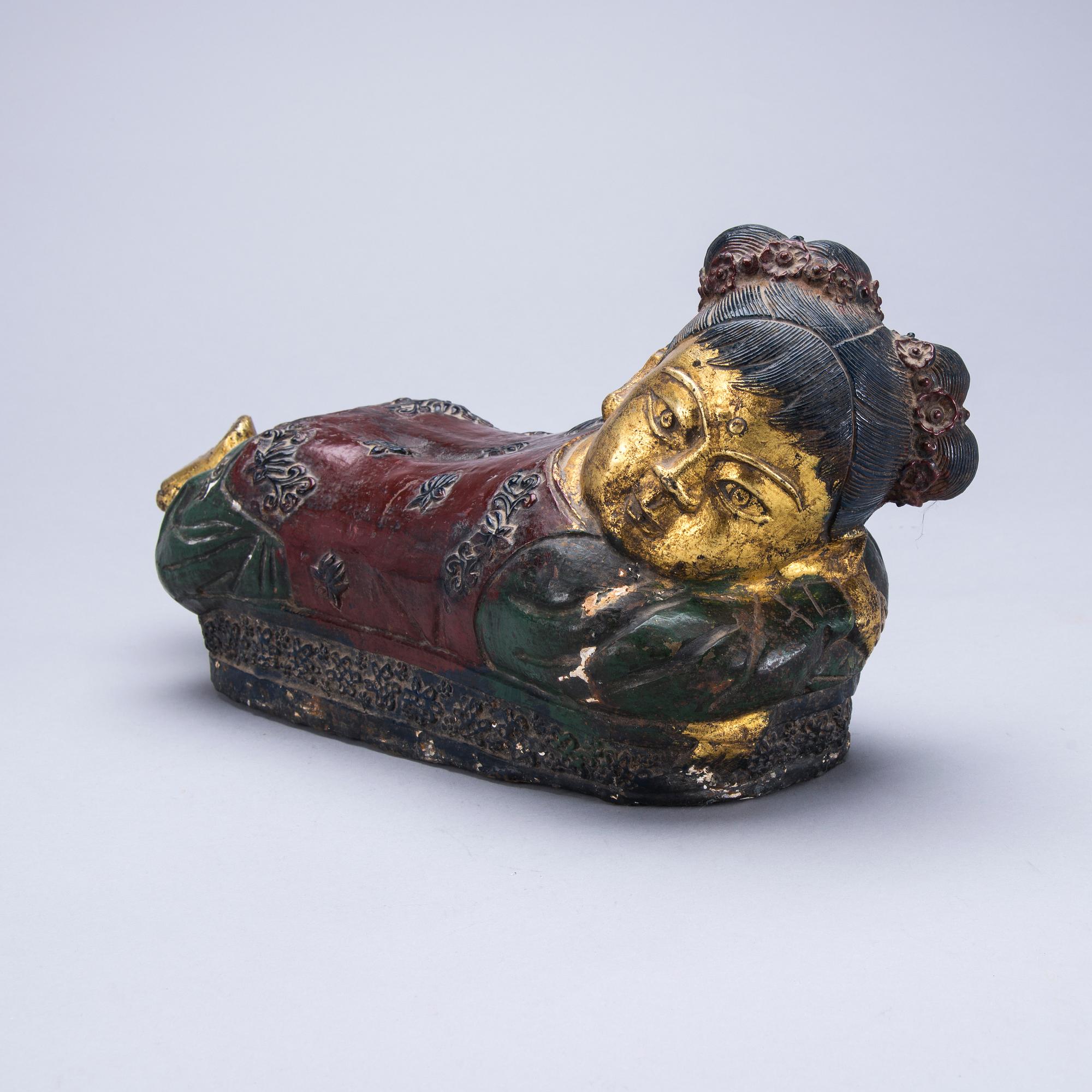 HUVUDKUDDE / NACKSTÖD, målad metall, Kina 1900-talets början.