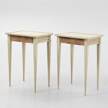 Sidobord, ett par, sengustaviansk stil, tidigt 1900-tal.