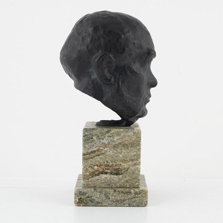 Wilhelm Henning, Manshuvud.