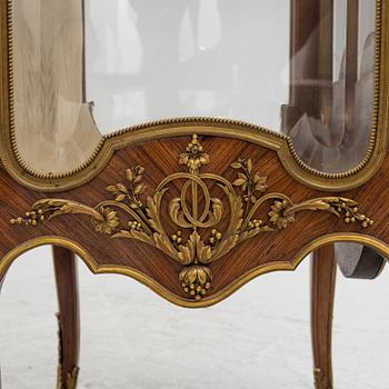 Display cabinet, Louis XV style, ca 1890-1910.