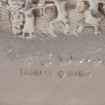 Olle Ohlsson, A silver dish, signed 1978 and numbered 78/350, Silvergillet AB, Malmö 1978.