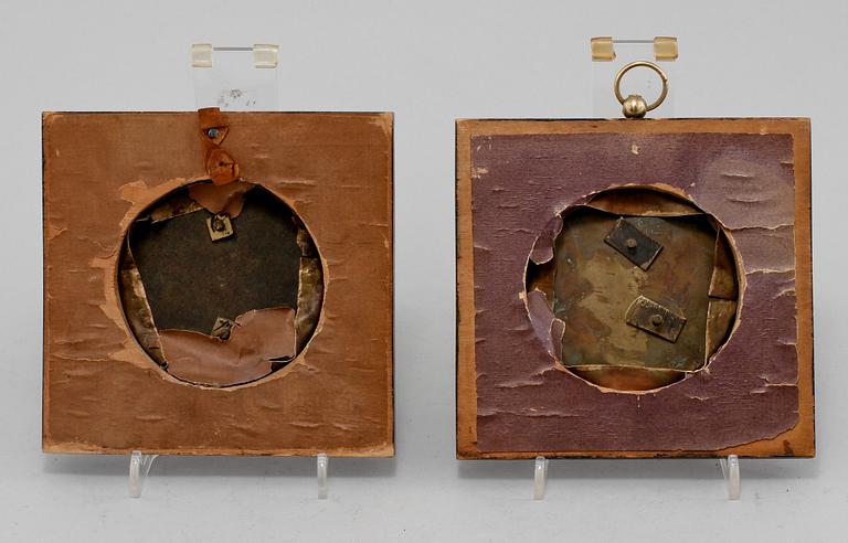 INRAMADE PLAKETTER. 2 st, porträtt, empire, 1800-talets första hälft.