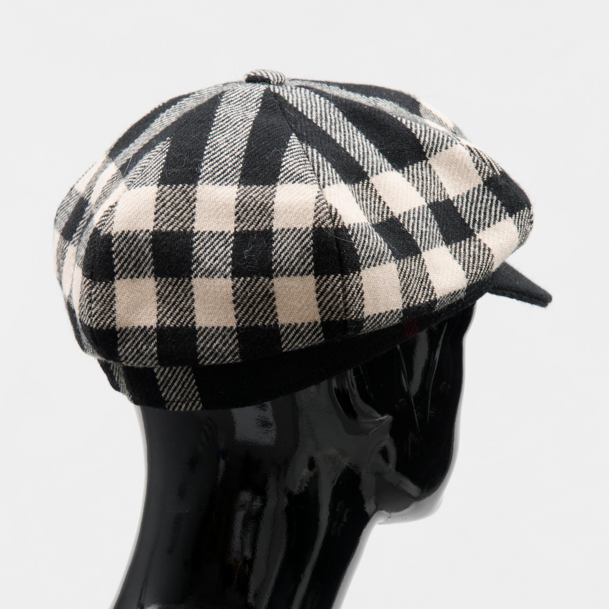 BURBERRY, KEPS, 2 st, storlek M.