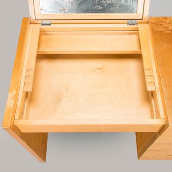 Aino Aalto, toalettbord / skrivbord,  modell 190, O.Y. Huonekalu- ja Rakennustyötehdas A.B. tidigt 1950-tal.