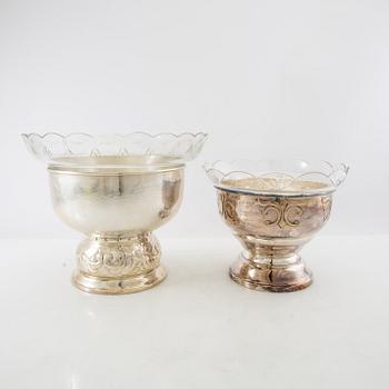 Bowls on foot, 2 pieces, silver-plated, early 20th century.