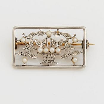 BROSCH med etui från TIFFANY.
