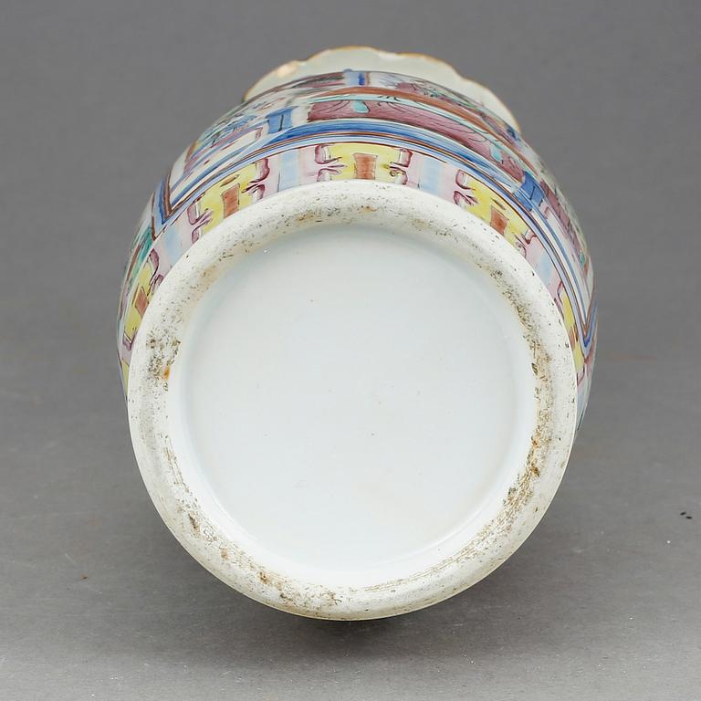 VAS, porslin, Kina, 1800-tal.