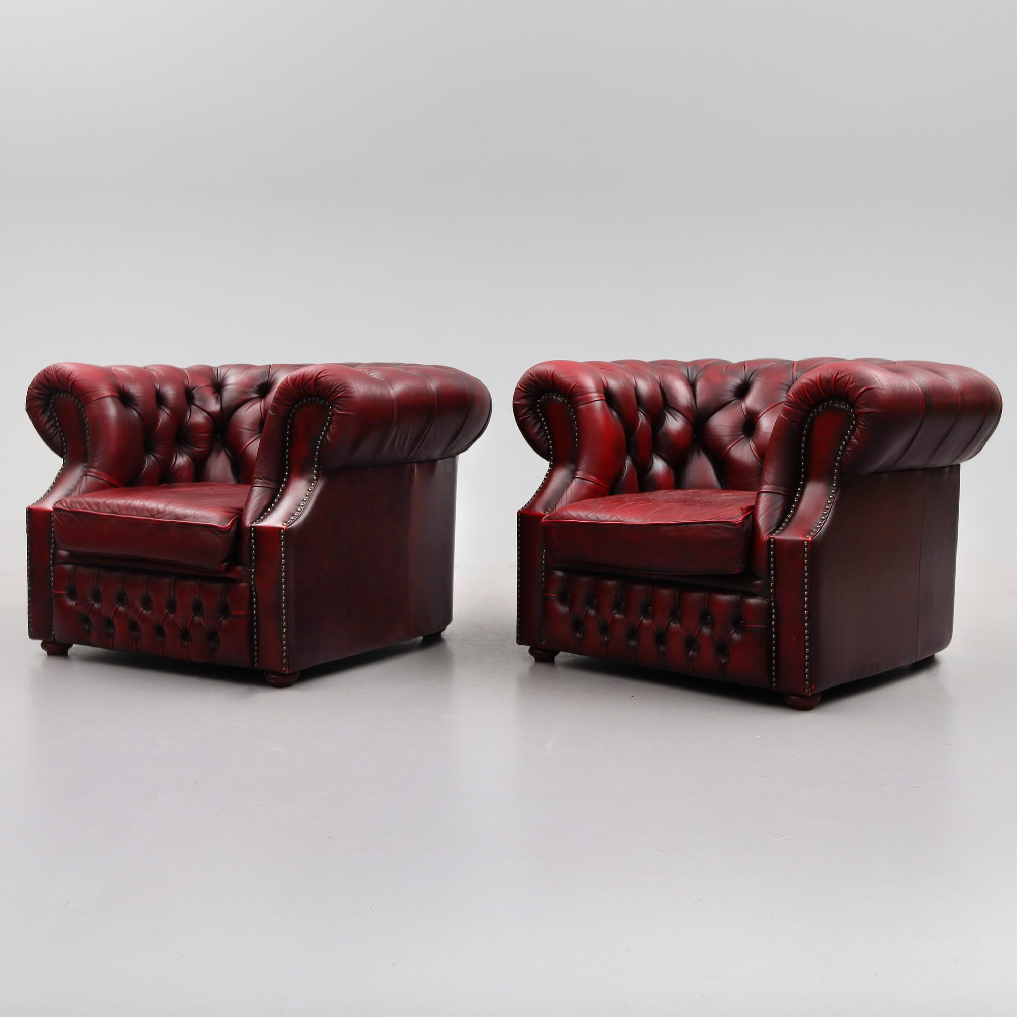 FÅTÖLJER, 1 par, Chesterfieldmodell, 1900-talets andra hälft.
