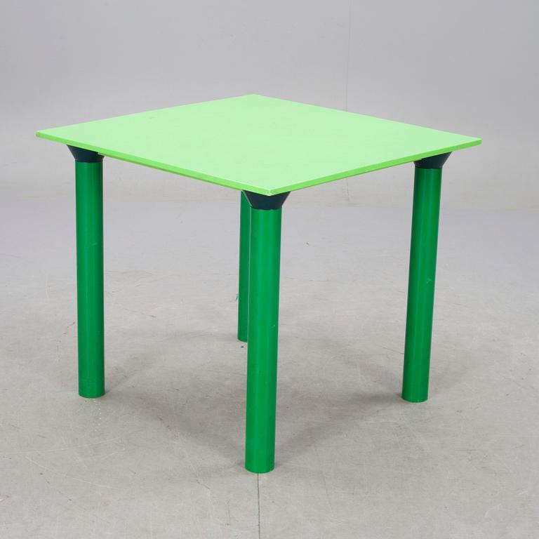 BORD, troligen Magistretti, Kartell, märkt.