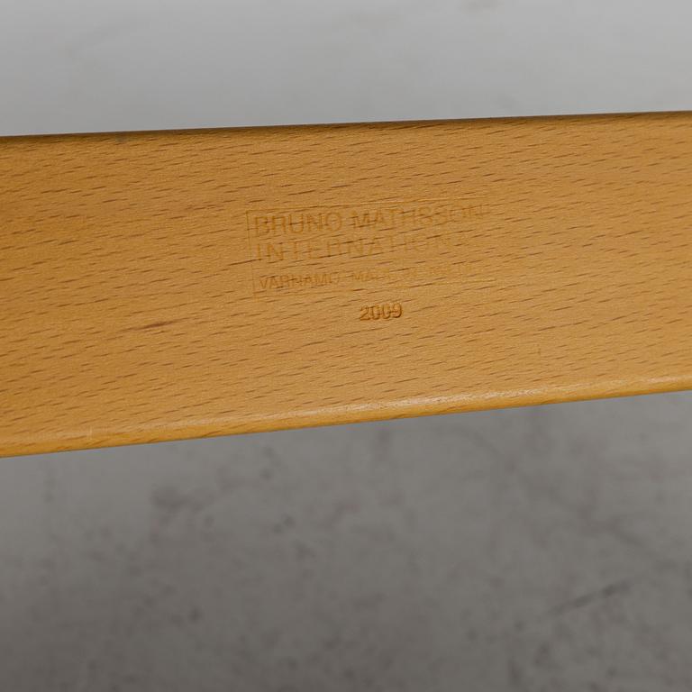 Bruno Mathsson, fåtöljer, ett par, "Eva", Firma Karl Mathsson, respektive Bruno Mathsson International, Värnamo.