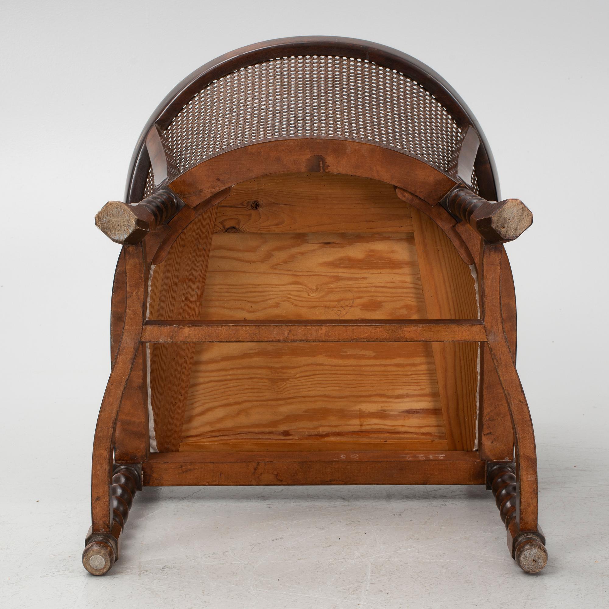 Karmstolar, ett par, Gemla Diö, 1920-tal.