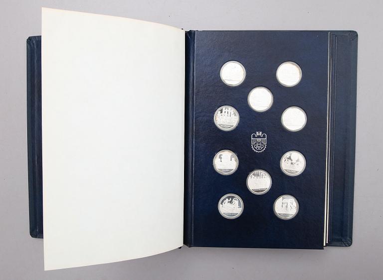 SAMLING MYNT, sterlingsilver, 100 st, "Mänsklighetens 100 största uppfinningar". Franklin Mint. Total vikt ca 1300 g.