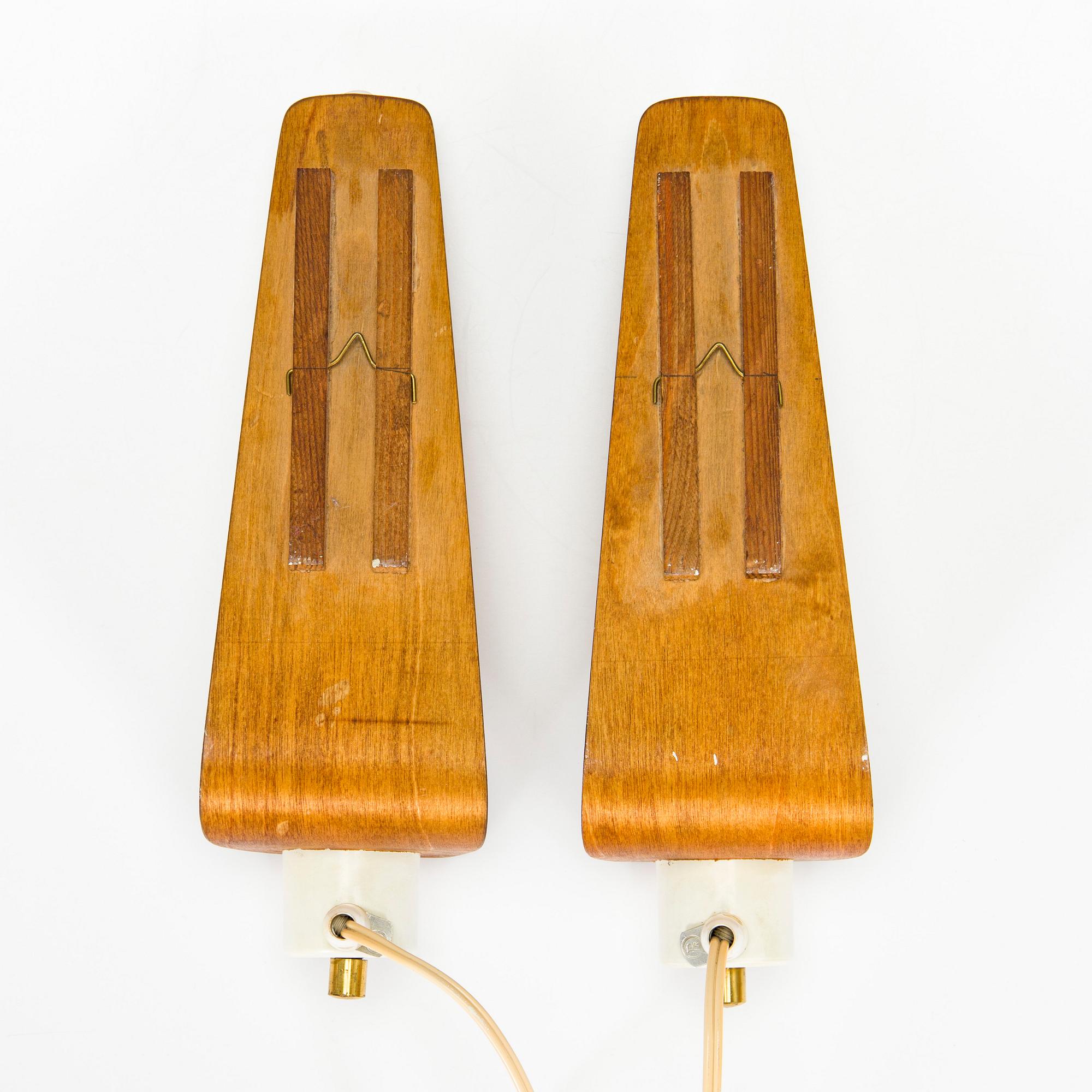A pair of 1950s Wall lamps.