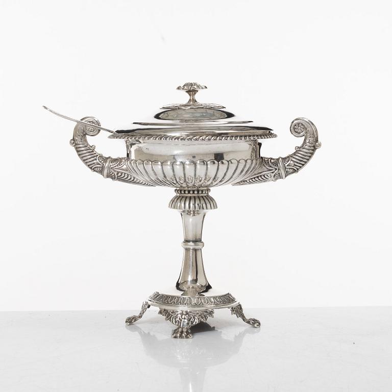A Swedish silver sugarbowl, marks of Gustaf Folcker, Stockholm 1829.