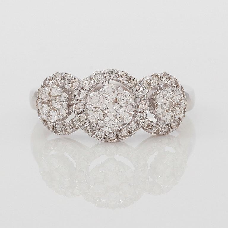 RING, 18K vitguld och diamanter tot ca 0.65 ct.