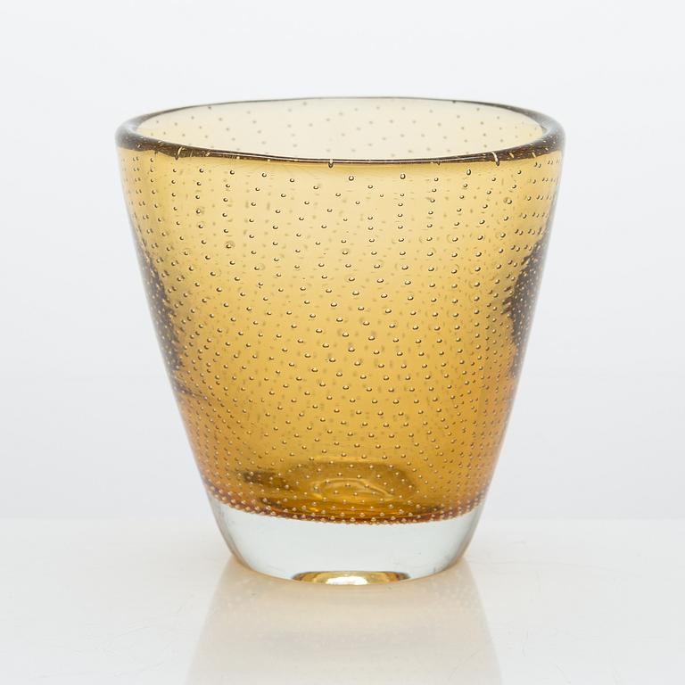 Gunnel Nyman, a vase, signed G. Nyman Nuutajärvi Notsjö-54.