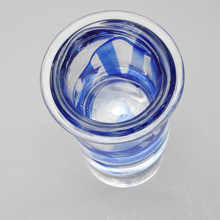 VAS, två delar, glas, Lars Hellsten, Orrefors, daterad på kvitto 1995.
