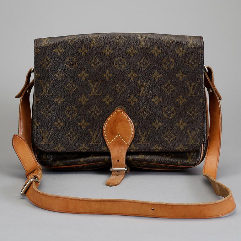 VÄSKA, "Cartouchiere", Louis Vuitton.