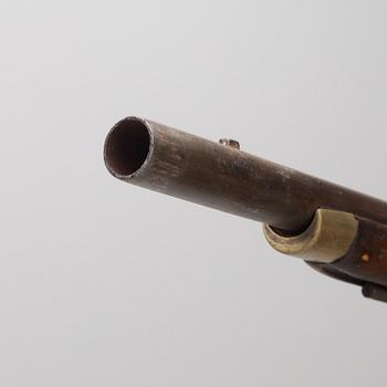 Flintlåsmusköt, brittiskt m/1794 med bajonett, svenskt s.k. subsidiegevär.
