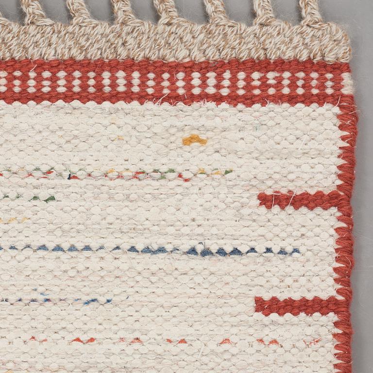 Märta Måås-Fjetterström, MATTO, "T.matta, vit", a rag rug, flat weave, ca 135,5 x 69 cm, signed AB MMF.