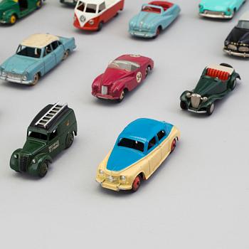 MODELLBILAR, 17 st, Dinky toys och Tekno, England, Danmark 1950-/60-tal.