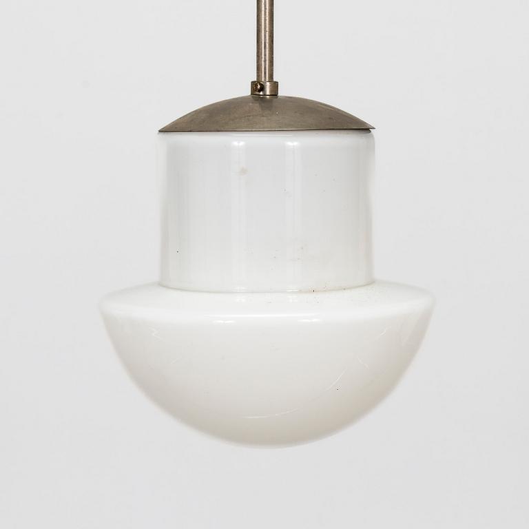 Paavo Tynell, a mid-20th-century '1602/1673' pendant light for Idman.