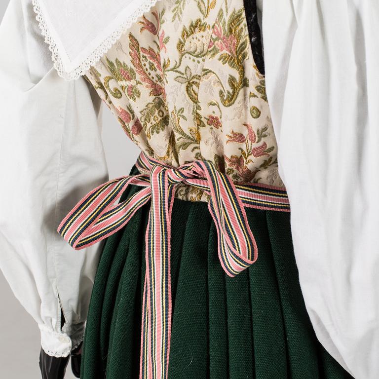 HÄRADSDRÄKT Färs o Frosta, 1900-talets andra hälft.