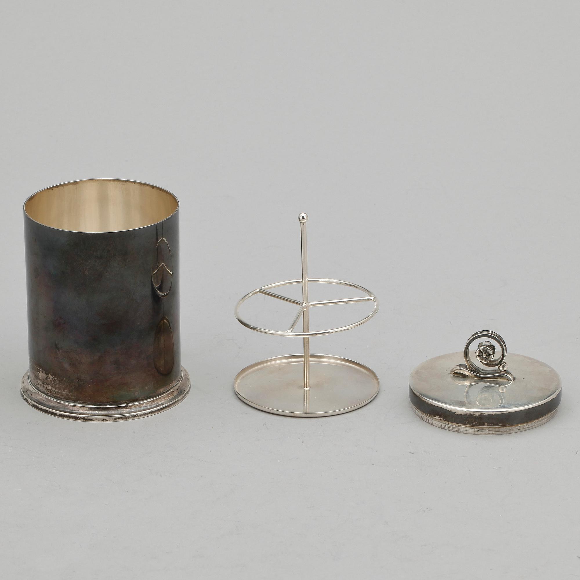 CIGARETTBURK, silver, Nordisk silverkonst Helsingborg 1949. Total vikt ca 170 gram.