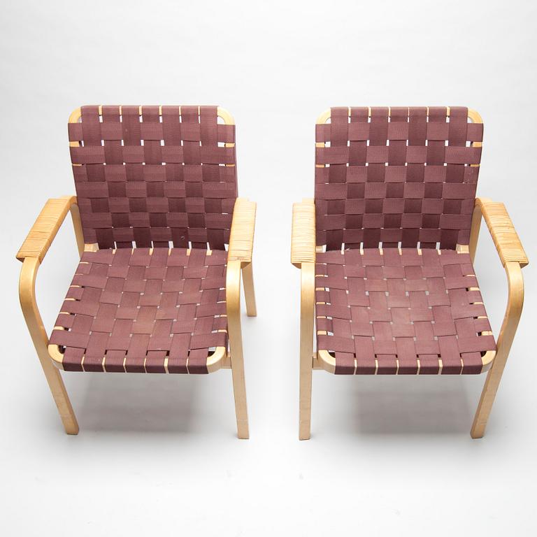KARMSTOLAR, ett par, modell 45, Alvar Aalto, Artek. 1900-talets senare hälft.
