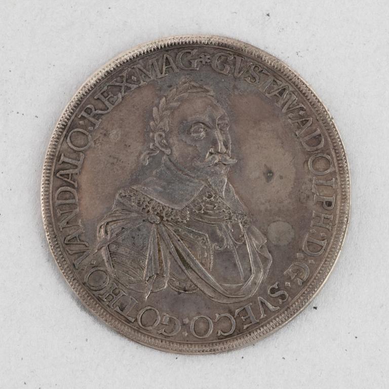 Gustav II Adolf, 1 thaler, type II, Augsburg 1632.